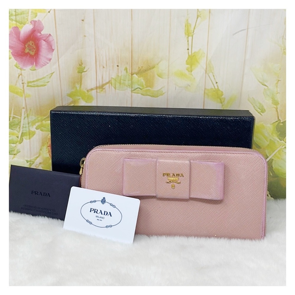 Authentic Prada Zipper Around Wallet